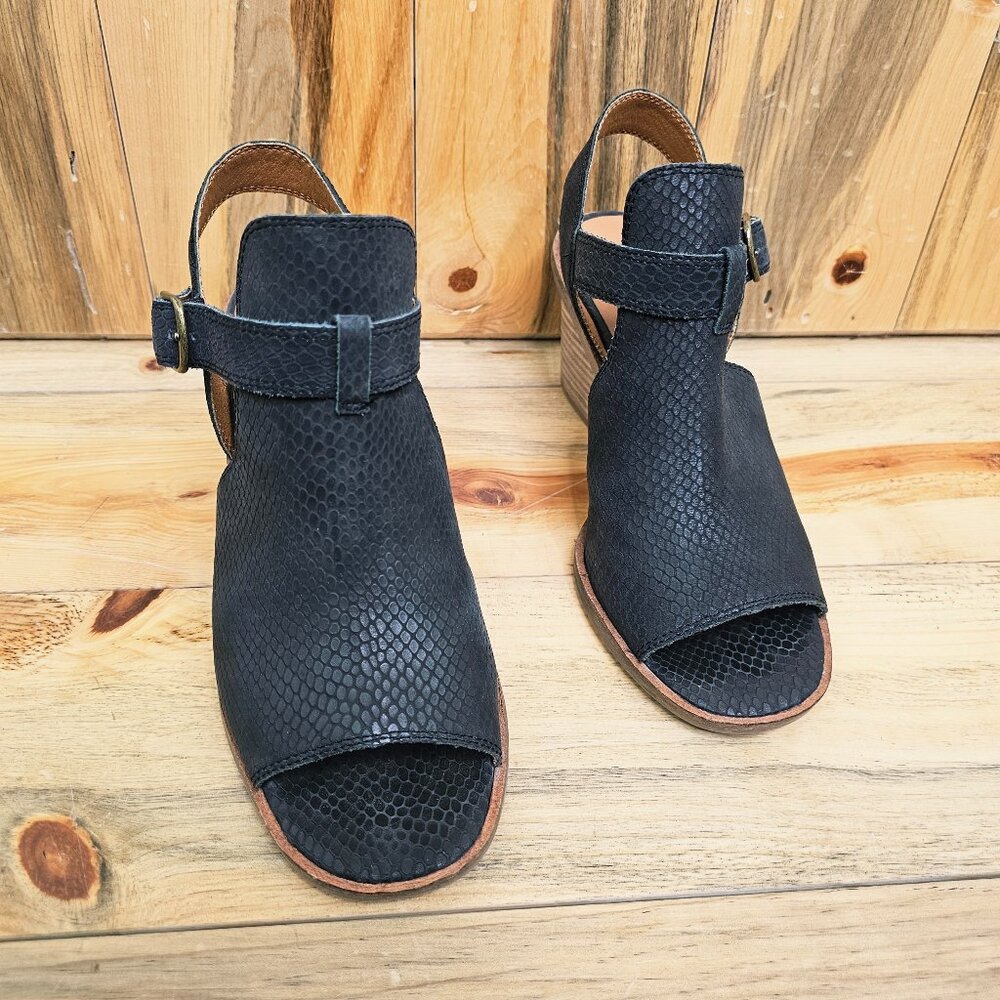 Lucky Brand Black Embossed Snakeskin Leather Labradite Wedge Heel Size 7.5